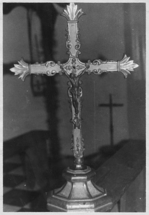 croix (crucifix)