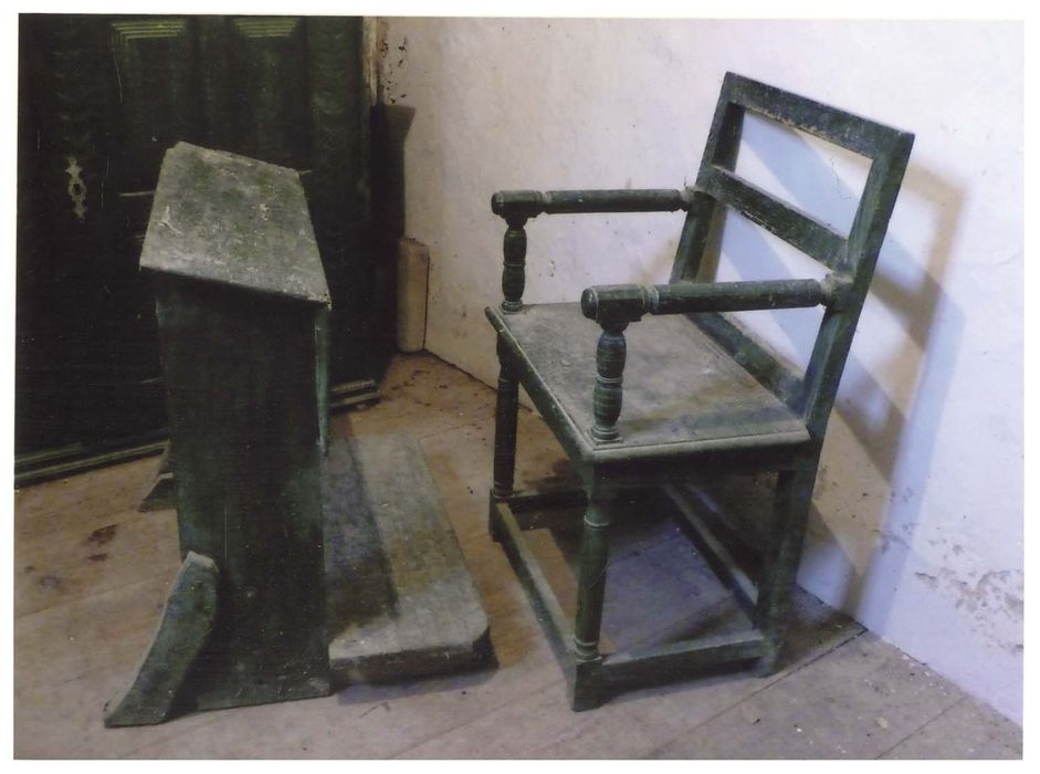 Fauteuil et son agenouilloir