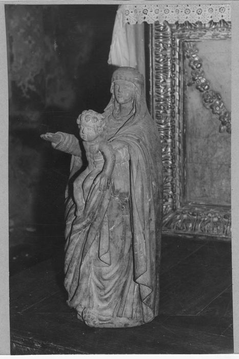 statue : Vierge à l'Enfant