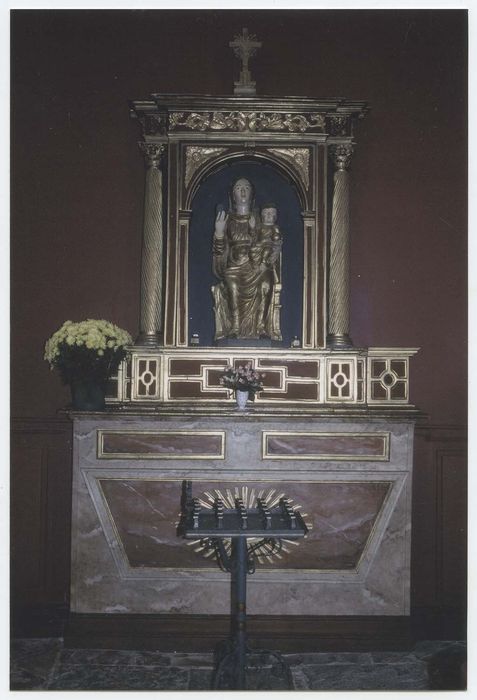 retable latéral gauche et statue : Vierge à l'Enfant