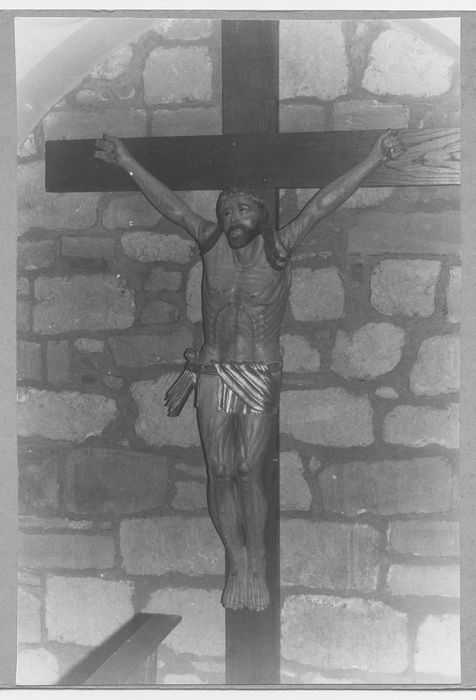 statue : Christ en croix