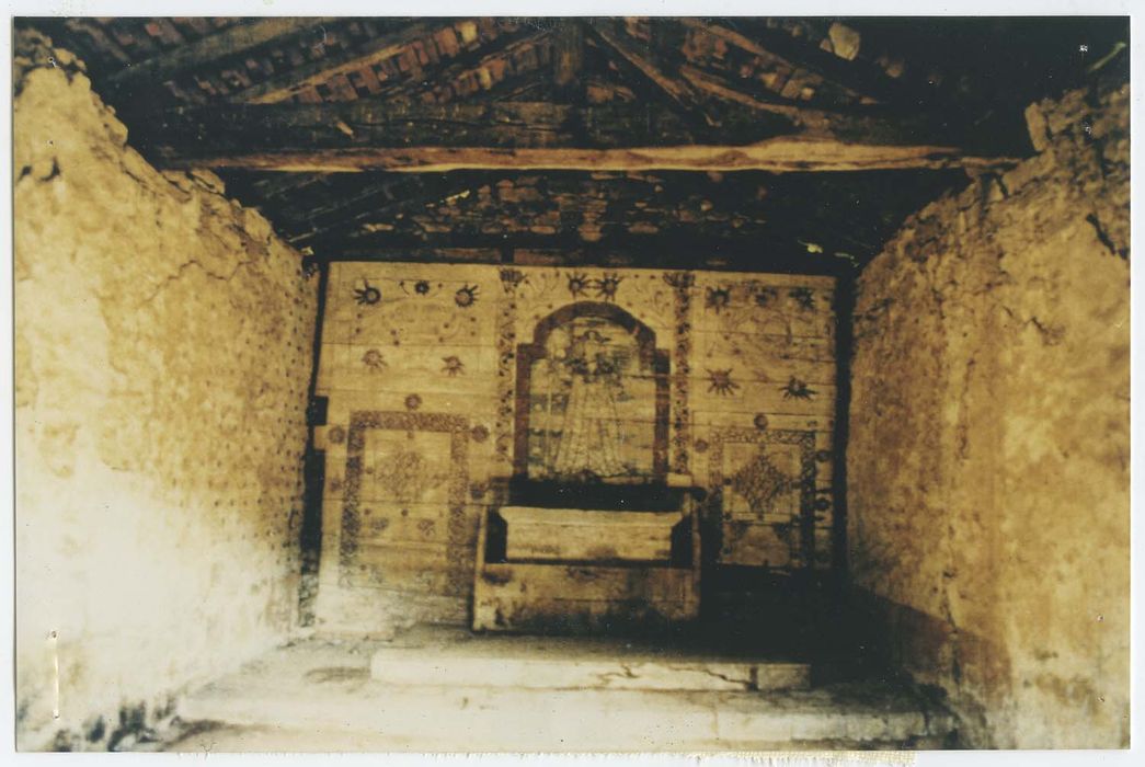 Retable peint en trompe-l'oeil