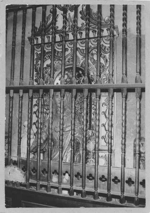 statue avec sa niche (encadrement) : Vierge à l'Enfant