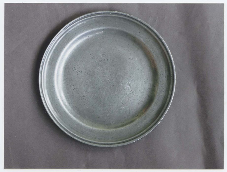 Deux assiettes plates