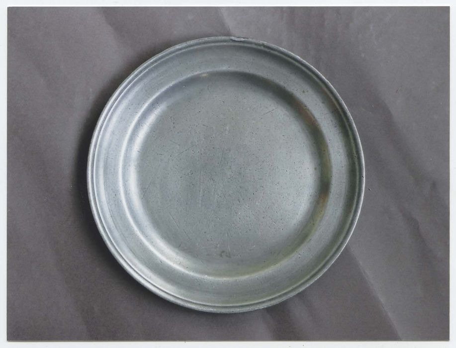 deux assiettes plates