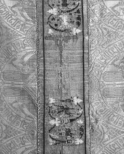 Chasuble dite de saint Edme, lampas verdâtre et fil d'or : Détail du galon