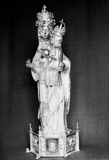 Statuette de la Vierge à l'Enfant en argent, dite Vierge du Rosaire