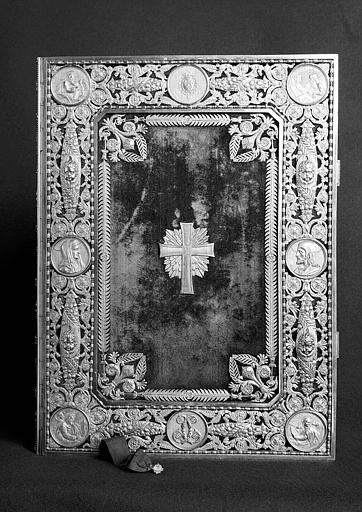 Sacre de Charles X. Livre des Evangiles en velours mordoré et vermeil : plat supérieur