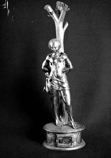 Statuette reliquaire de saint Sébastien en argent ciselé et repoussé, en partie doré - © Ministère de la Culture (France), Médiathèque du patrimoine et de la photographie, diffusion RMN-GP