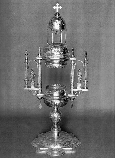 Monstrance reliquaire en argent doré et repoussé - © Ministère de la Culture (France), Médiathèque du patrimoine et de la photographie, diffusion RMN-GP