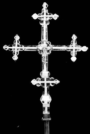 Croix en cristal de roche et en cuivre argenté, Le Christ en Croix (face)