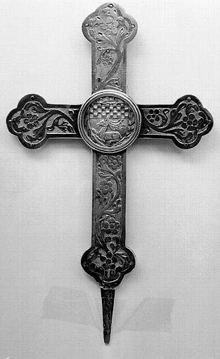 Petite croix en argent et pierres (revers)