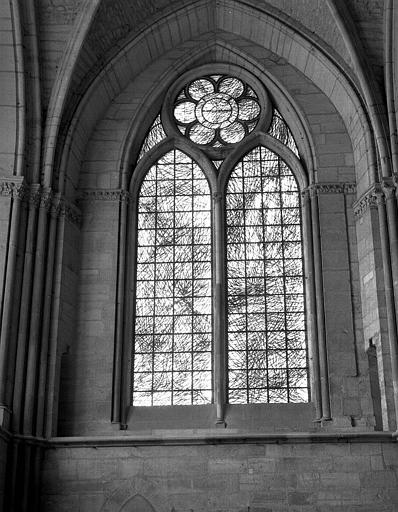 Panneau de vitrail du Champagne, pignon du transept sud, partie inférieure