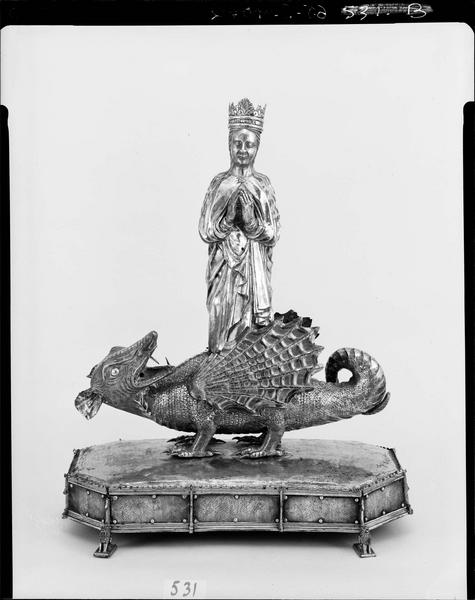 Groupe sculpté : sainte Marguerite et le dragon