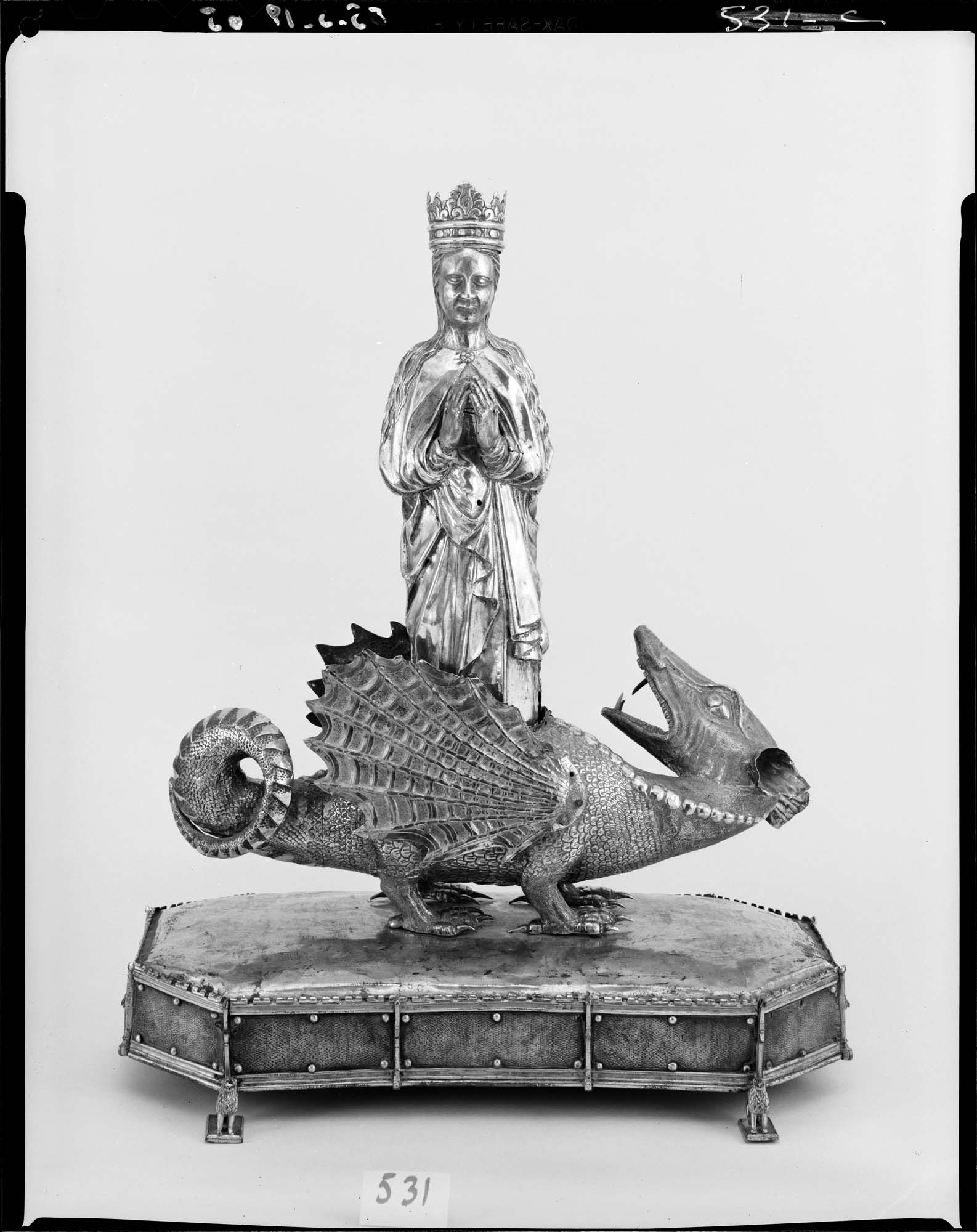 Statue de sainte Marguerite au Dragon en cuivre, argent et vermeil, ensemble