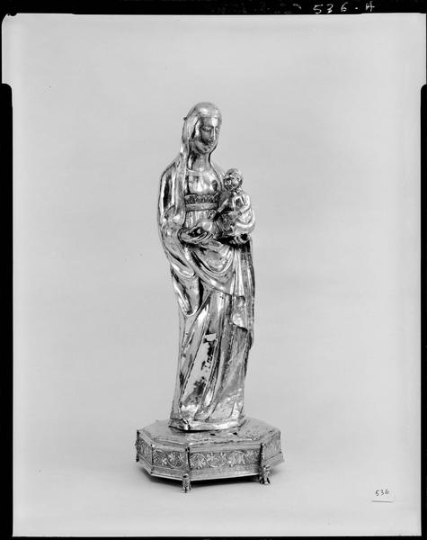 Statuette : Vierge à l'Enfant, trois quarts droit - © Ministère de la Culture (France), Médiathèque du patrimoine et de la photographie, diffusion RMN-GP