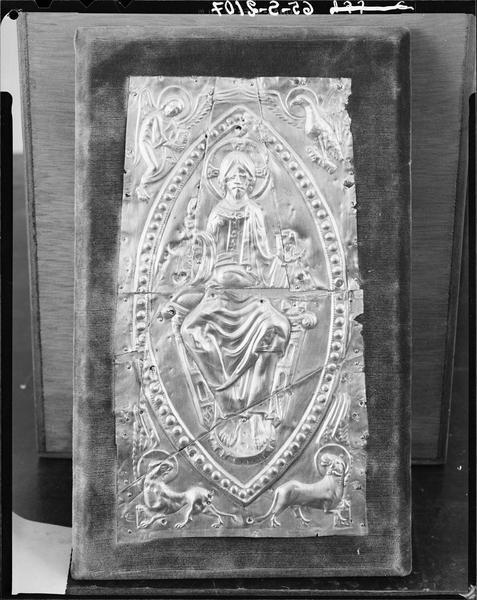 Reliure (plat de reliure) d'évangéliaire, face ornée du Christ entouré du tétramorphe