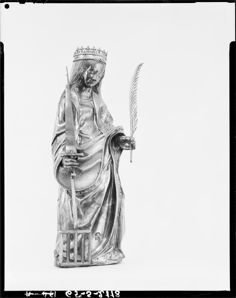 Statue : sainte Foy, de trois quarts droit