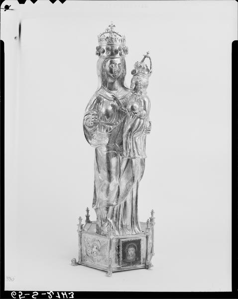 Statuette : Vierge à l'Enfant, de trois quarts droit