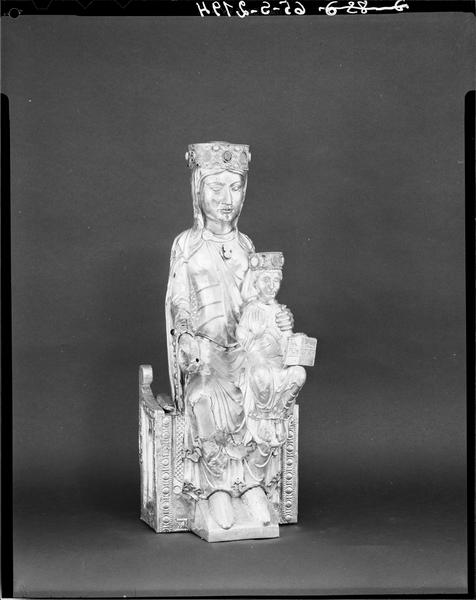 Statue : Vierge à l'Enfant assise, de face