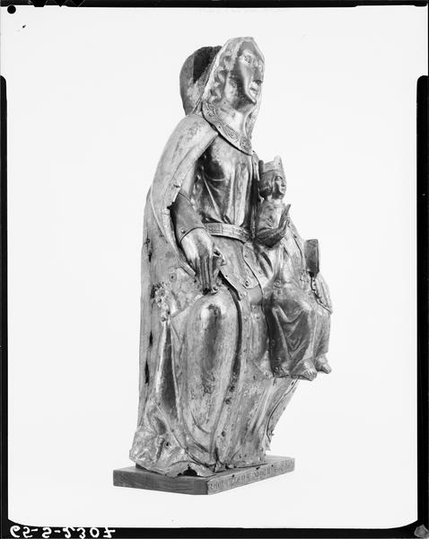 Statue : Vierge à l'Enfant assise, de trois quarts droit