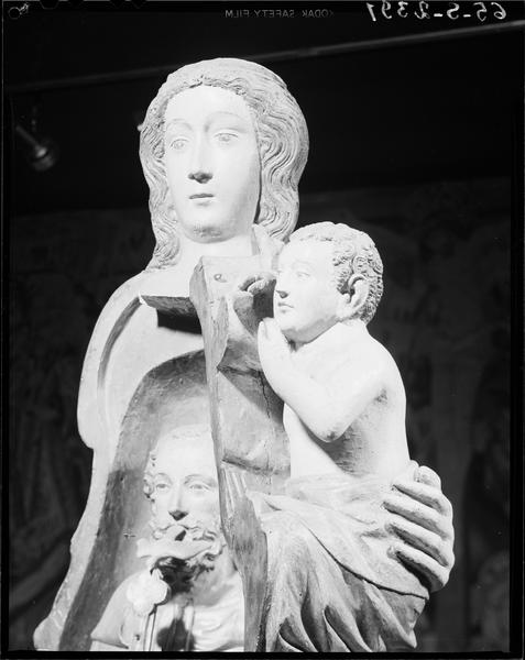 Statue ouvrante : Vierge à l'Enfant dite Notre-Dame du Mur, détail des têtes de la Vierge, de l'Enfant et de Dieu le Père de trois quarts gauche