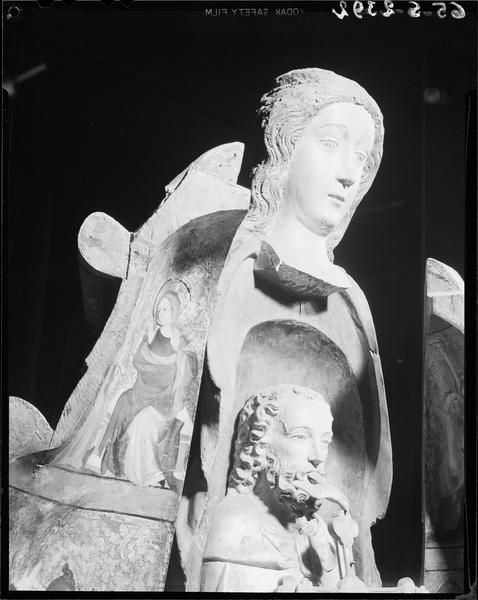 Statue ouvrante : Vierge à l'Enfant dite Notre-Dame du Mur, détail des têtes de la Vierge, de l'Enfant et de Dieu le Père de trois quarts droit