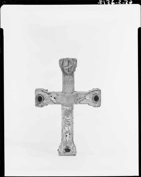 Croix-reliquaire, face (manque statuette du Christ)