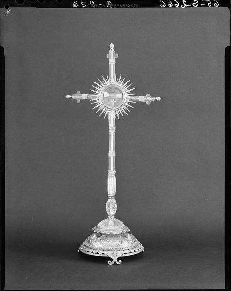 Croix-reliquaire de la sainte Epine, revers ornée d'un cristal renfermant la relique