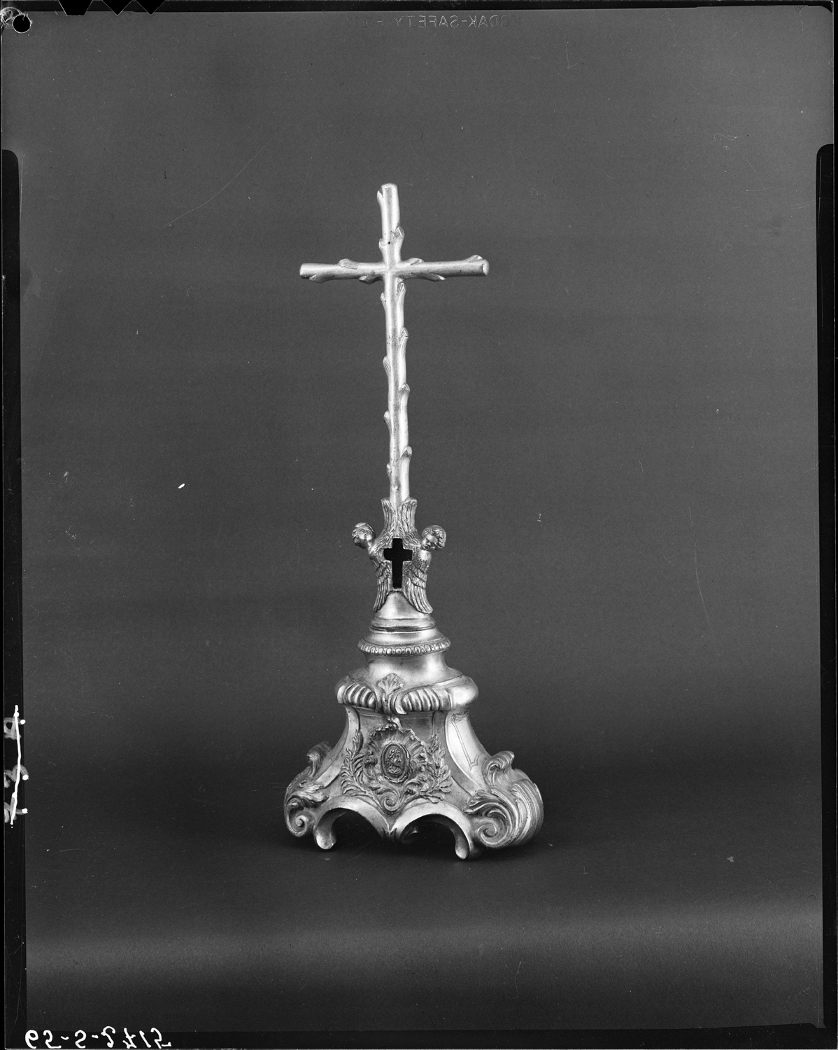 Croix reliquaire en argent