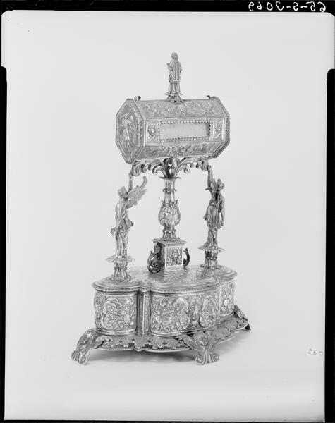 Reliquaire-monstrance de saint Laurent, de trois quarts arrière gauche - © Ministère de la Culture (France), Médiathèque du patrimoine et de la photographie, diffusion RMN-GP