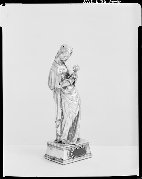 Statuette : Vierge à l'Enfant, de trois quarts droit