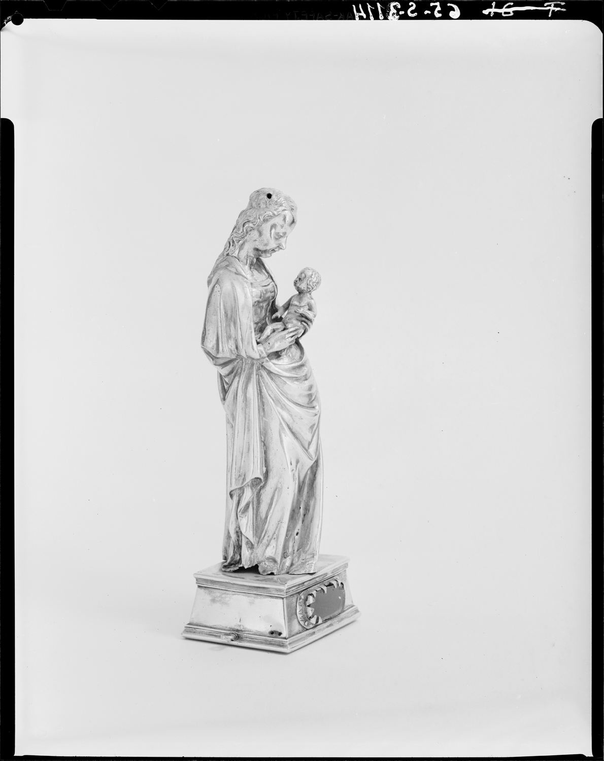 Statuette de la Vierge à l'Enfant en argent et vermeil