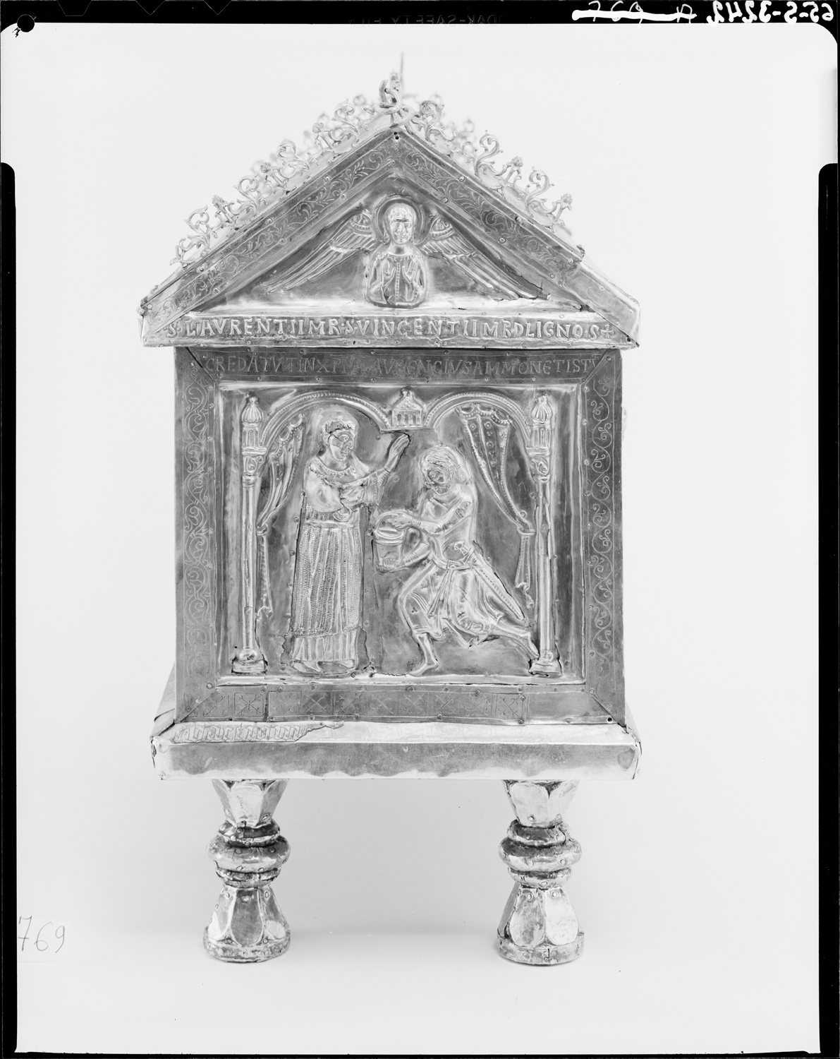 Châsse de saint Romain en argent en partie doré sur âme de bois et cuivre doré, pignon