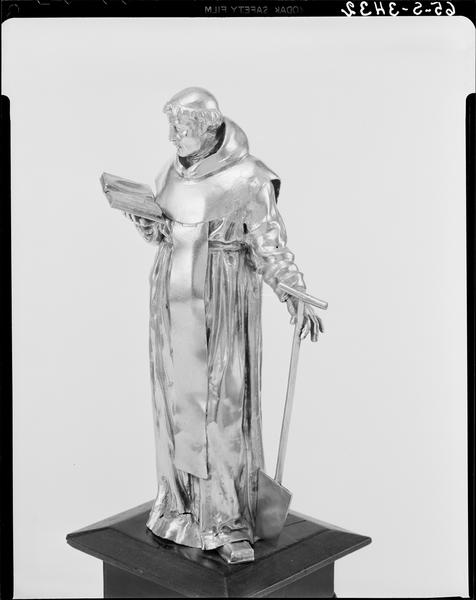 Statuette-reliquaire : saint Fiacre, de trois quarts gauche