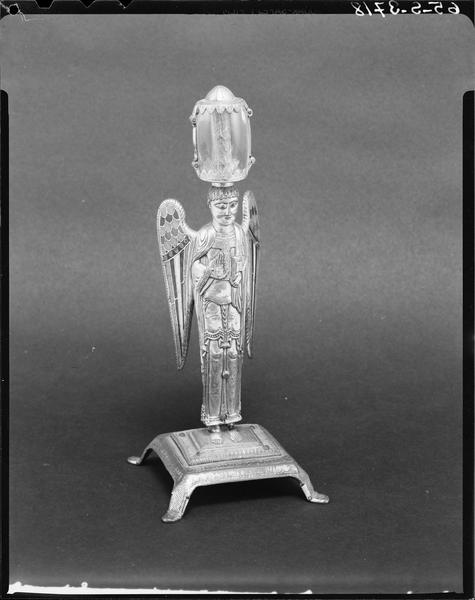 Statuette-reliquaire : ange, de trois quarts droit vu légèrement du dessus