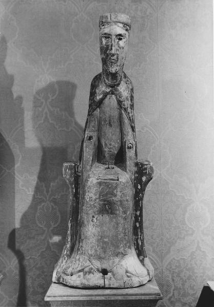 Statue : Vierge assise