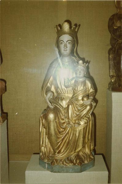 statue : Vierge à l'Enfant, détail