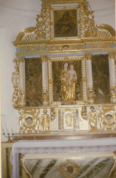 autel, retable, trois tableaux, statue de la Vierge : la Nativité, l'Annonciation, Vierge à l'Enfant à mi-corps, Vierge à l'Enfant, vue d'ensemble - © Ministère de la Culture (France), Médiathèque du patrimoine et de la photographie (objets mobiliers), tous droits réservés