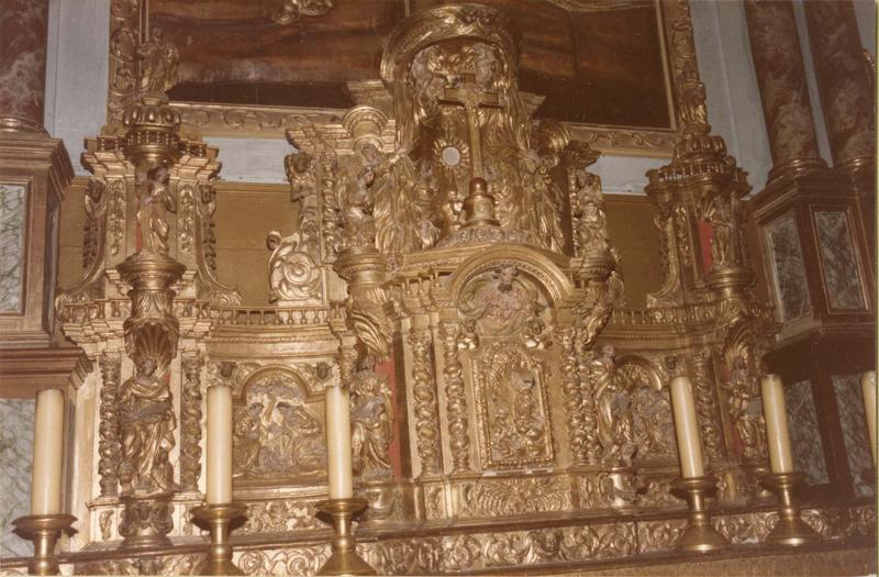 autel, retable, tabernacle, bas-relief, dix statues (maître-autel, statuettes), détail