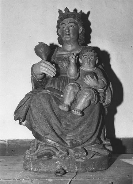 Statue : Vierge à l'Enfant assise