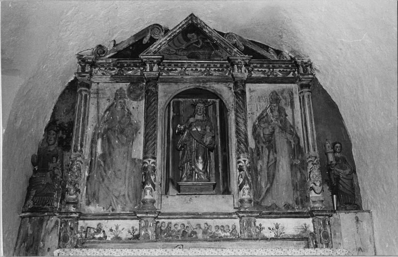 retable, deux tableaux de la chapelle Nord : pape, Evêque, statue : la sainte Vierge, détail