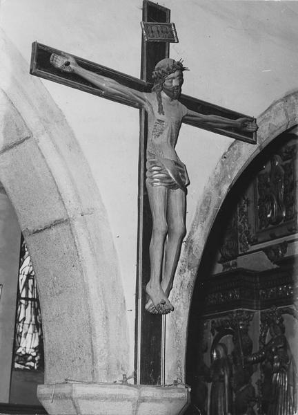 Statue : Christ en croix