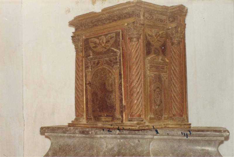 tabernacle des fonts baptismaux, avec la porte fermée - © Ministère de la Culture (France), Médiathèque du patrimoine et de la photographie (objets mobiliers), tous droits réservés