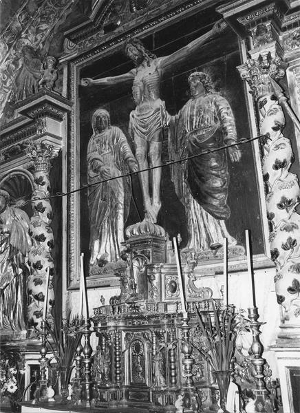 retable, tabernacle, bas-relief, deux statues du maître-autel : la Vierge et saint Jean, saint Barthélémy, saint Exupère, détail