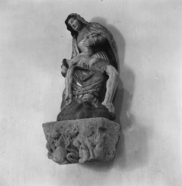 groupe sculpté : Vierge de Pitié, détail - © Ministère de la Culture (France), Médiathèque du patrimoine et de la photographie (objets mobiliers), tous droits réservés