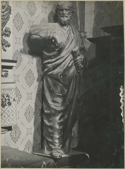 statues, lambris de revêtement, peintures