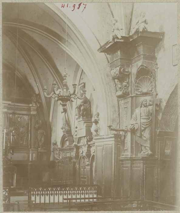 statues, lambris de revêtement, peintures