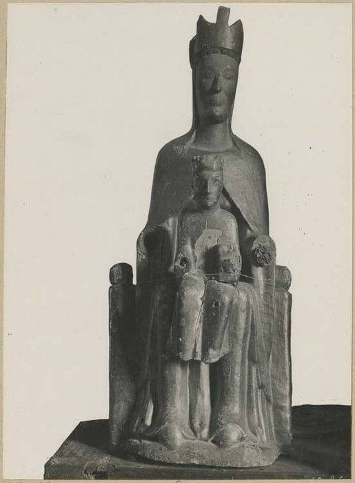 statue dite Vierge noire des croisades : Vierge à l'Enfant assise