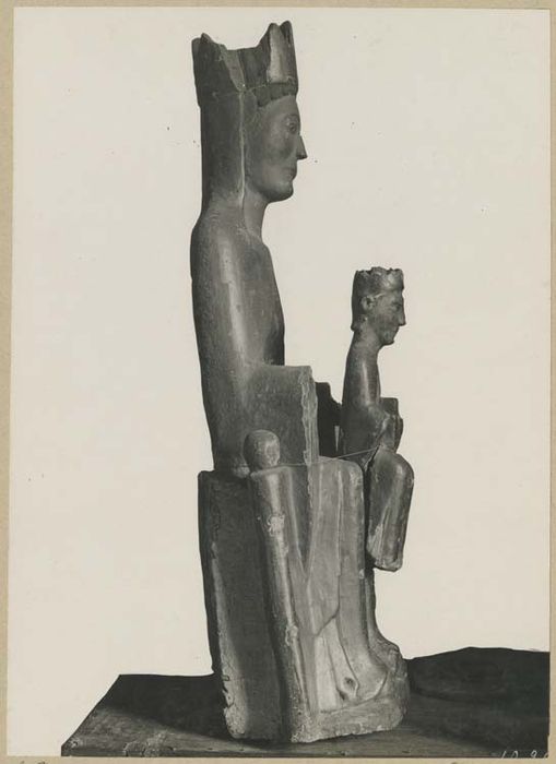 statue dite Vierge noire des croisades : Vierge à l'Enfant assise